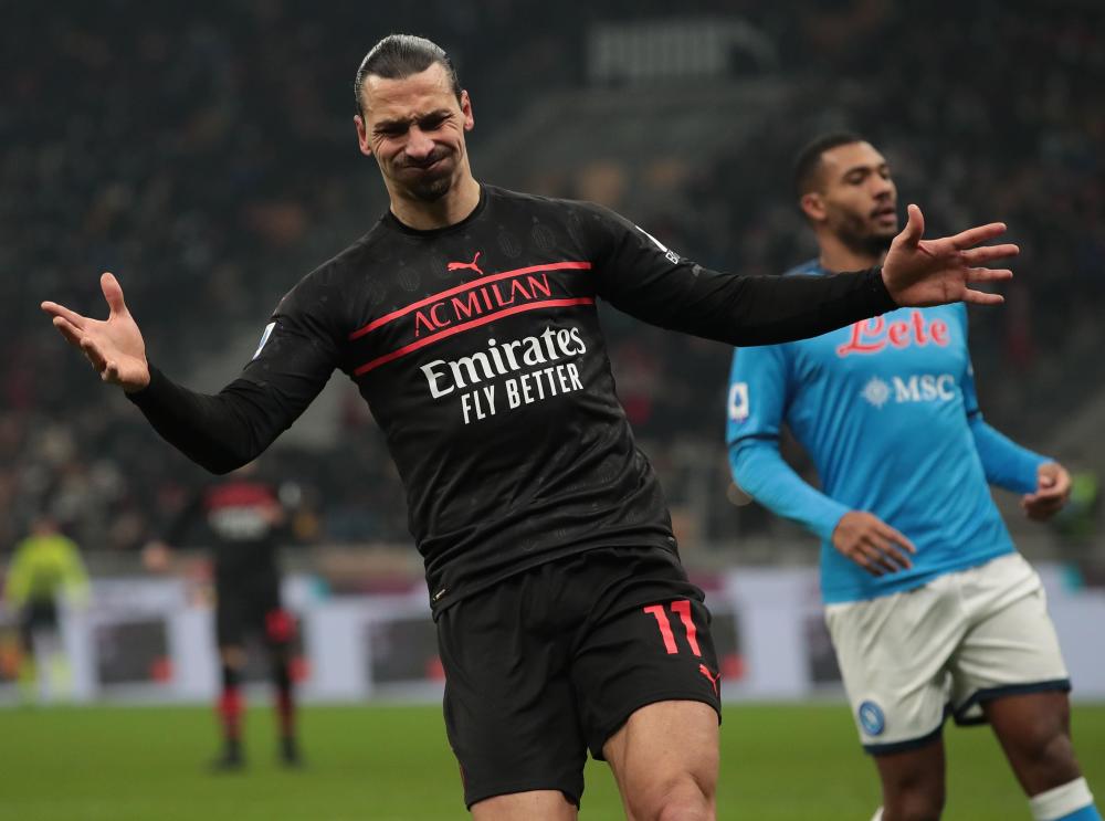 AC米兰训练开放日；关键时刻更衣室发声引欢呼；NBA总决赛在即；医务组通报恢复 