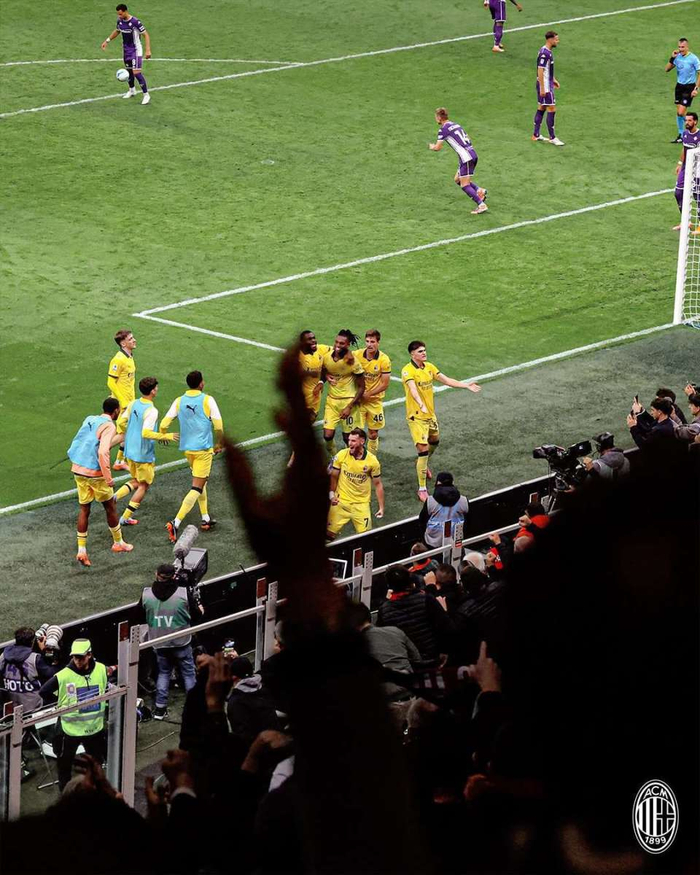 AC米兰训练开放日；关键时刻更衣室发声引欢呼；NBA总决赛在即；医务组通报恢复 