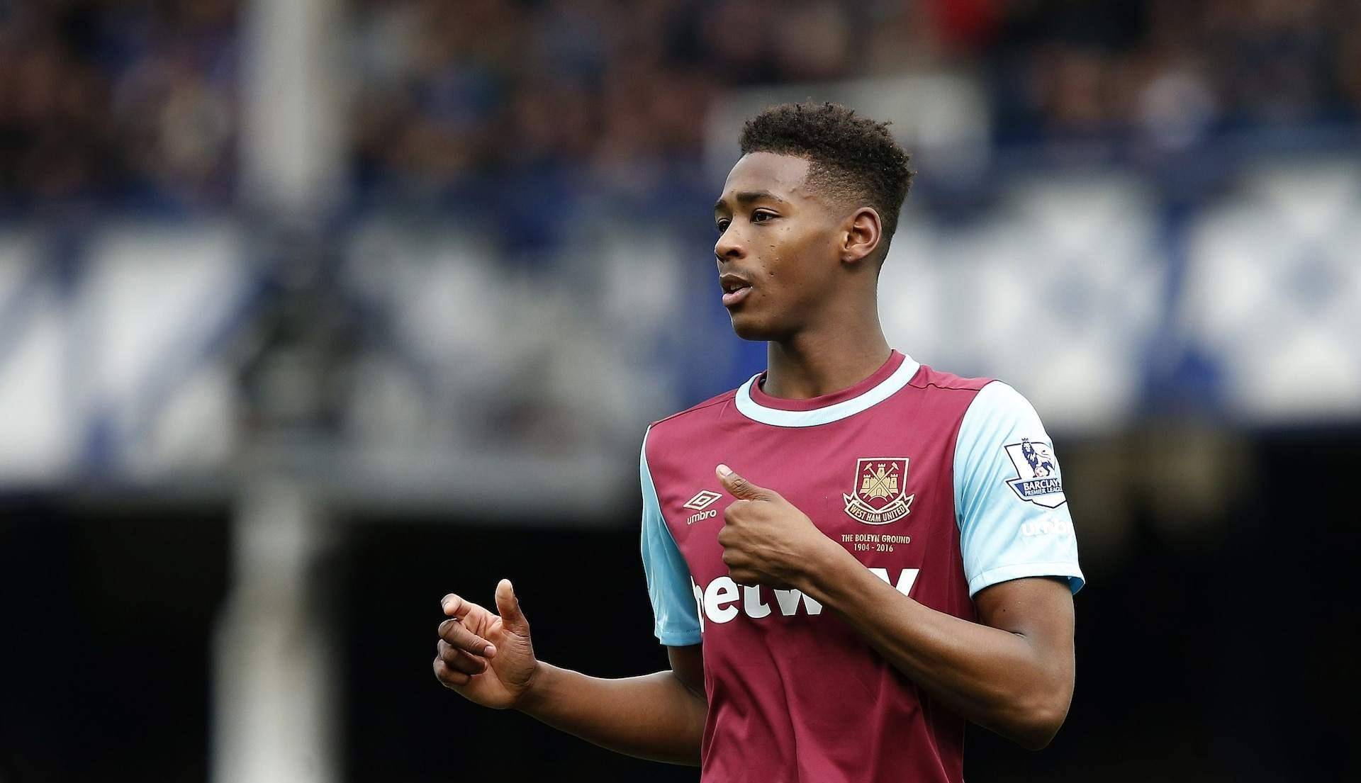 西汉姆赛后战术微调；志在德甲名次提升；话题不断；纪律约束更严格 