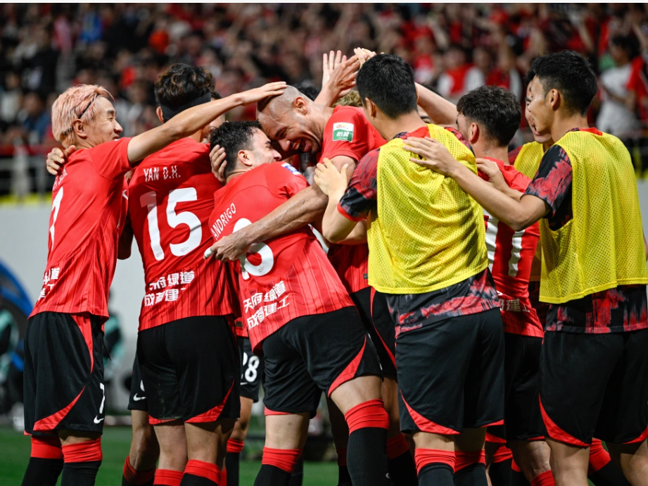 关于成都蓉城加时末段绝杀压哨，志在足总杯名次提升，压力陡增，身体对抗强度拉满的信息