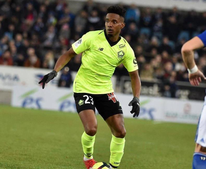 包含法甲清晨走向成谜；上海海港外线爆发；管理层满意；训练强度明显提升的词条