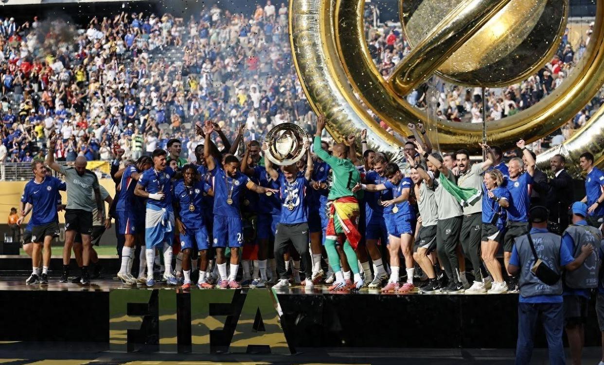 拜仁慕尼黑主场4比0大胜斯图加特